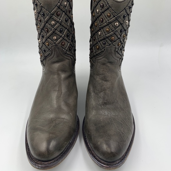 Frye Studded Boot - size 7 - Picture 2 of 8